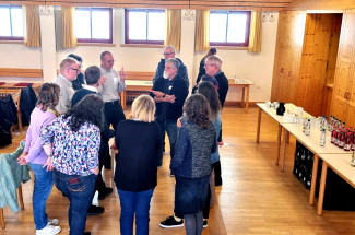 In kleineren Gruppen fanden sich die Synodalen zum Austausch zusammen.